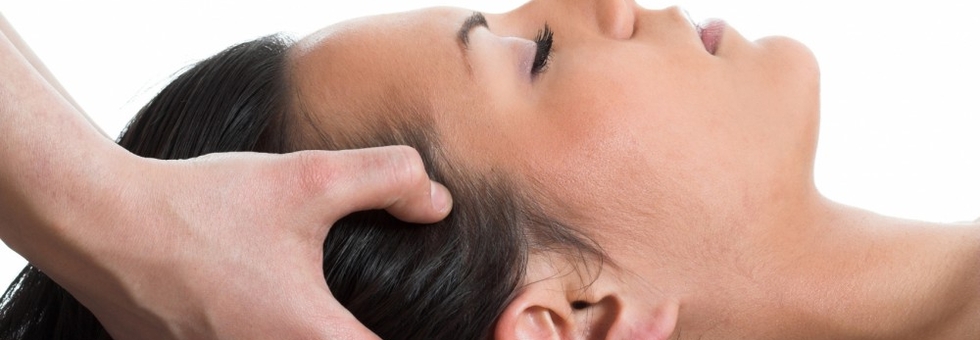 Giảm căng thẳng tinh thần qua massage đầu và cổ